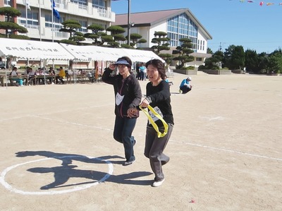 お手手つないで1.jpg