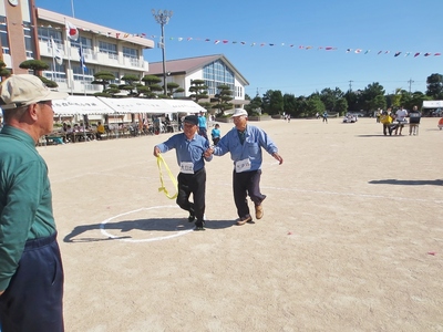 お手手つないで2.jpg