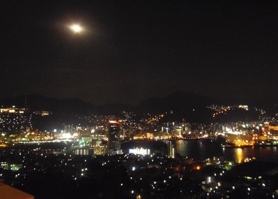 お月様と長崎の夜景.jpg
