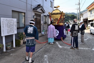 お神輿巡行3.jpg