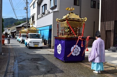 お神輿巡行4.jpg
