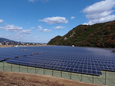 ながとスポーツ公園太陽光発電所.jpg