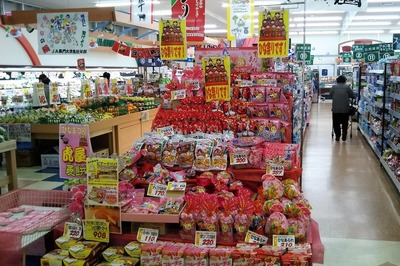 ひな祭り商品売り場.jpg
