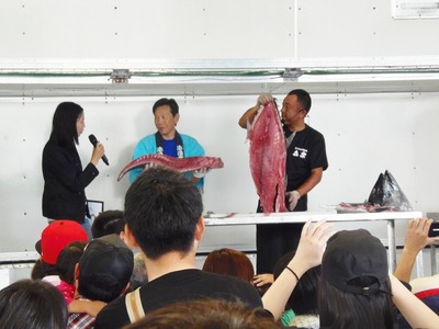 マグロ解体ショー.jpg