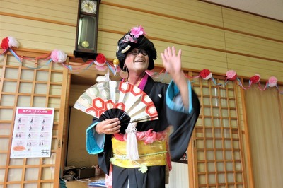 ラッパの正ちゃん日本舞踊2.jpg
