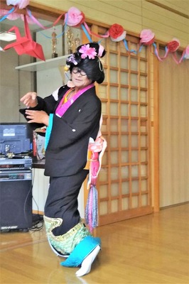 ラッパの正ちゃん日本舞踊5.jpg