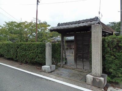 伊藤博文別邸の門.jpg