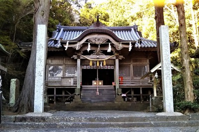 住吉神社の拝殿.jpg