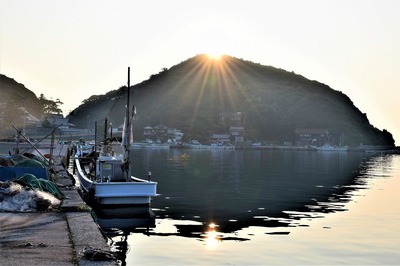 六浦(もーら)山後光8.7.19.jpg