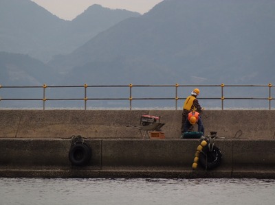 六浦(もーら)沖合防波堤改良工事2.jpg
