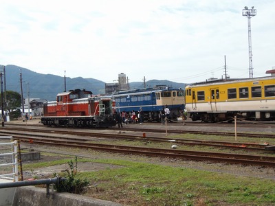 列車がいっぱい.jpg