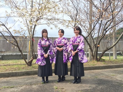 初代桜姫・左から青村さん。山根千佳さん・山根菜緒.jpg