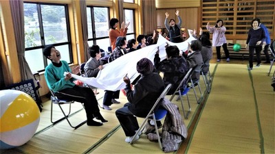 勝利チーム・万歳.jpg