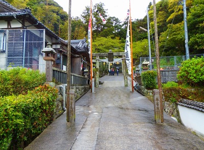 参道・幟.jpg
