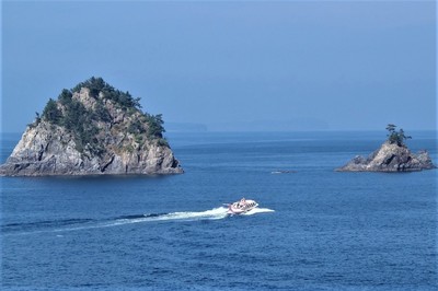 大山島と小山島・青海島観光船.jpg