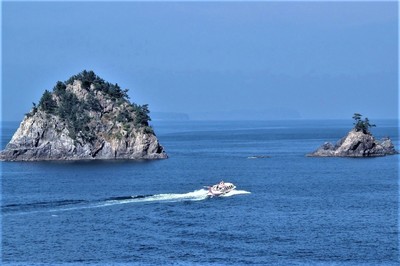 大山島・小山島と観光船.jpg