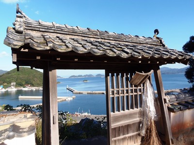 大日比三師本廟の山門.jpg