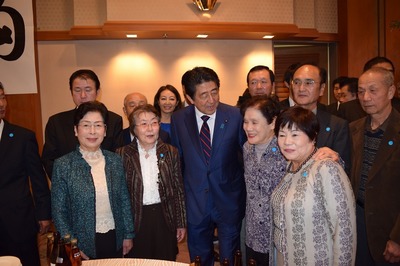 安倍総理と記念撮影1.jpg