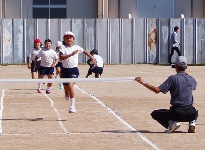 小学生徒競走1.jpg