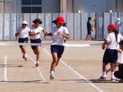 小学生徒競走3.jpg
