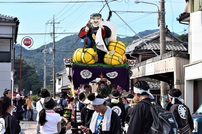 山車の巡行1.jpg