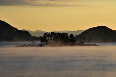 弁天島の気嵐.jpg