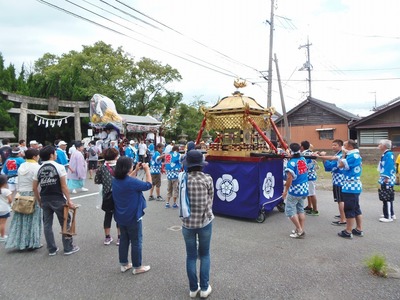 御神輿・八坂神社前到着.jpg