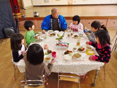 早川通くじら資料館館長.jpg