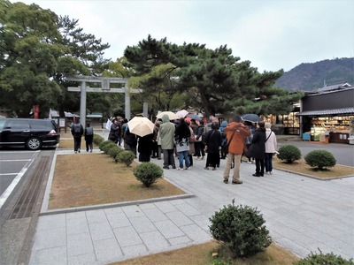 松陰神社・観光客.jpg