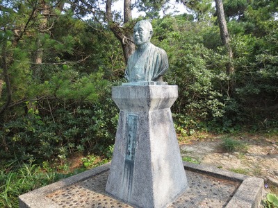 橋本勇一翁の銅像.jpg