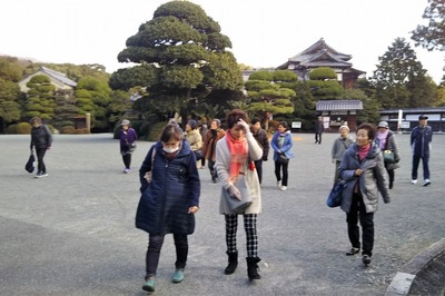 毛利氏庭園を後に1.jpg