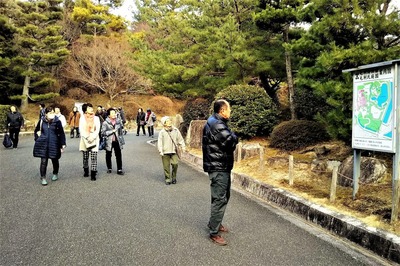 毛利氏庭園を後に2.jpg