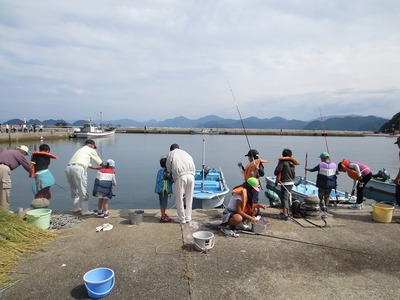 海岸魚釣り2.jpg