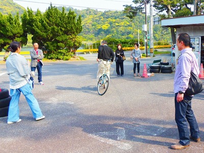 自転車後乗り.jpg