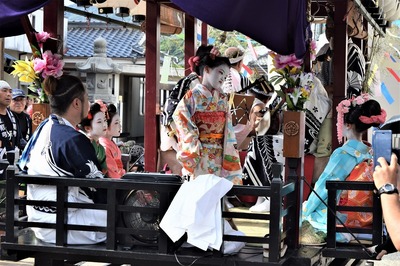 踊り子の優美な舞3.jpg