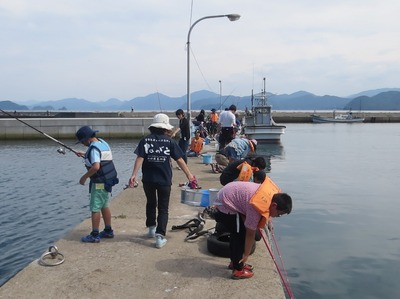 防波堤魚釣り2.jpg
