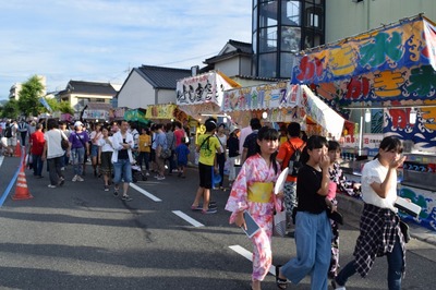 露店の賑わい1.jpg