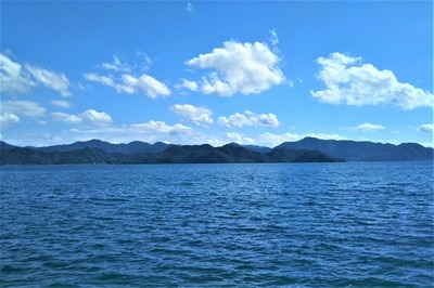 青い海と青い空.jpg