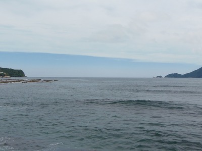青い空と日本海の水平線.jpg