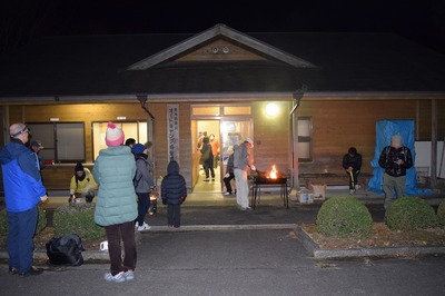 高山オートキャンプ場・管理棟に集合.jpg