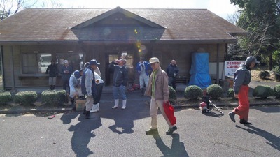 高山オートキャンプ場・管理棟前.jpg