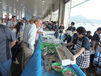 鮮魚コーナー.jpg